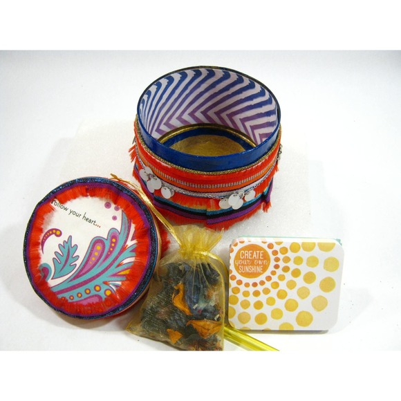 Keepsake Jewelry Trinket Box for Mementos Desk Items w/ Mini Journal + Potpourri - Picture 5 of 7